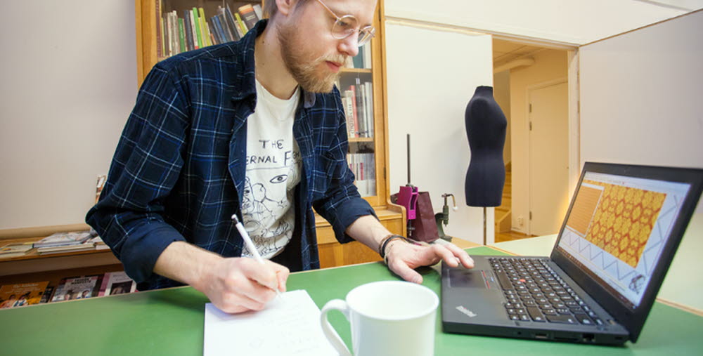 Fotografering för textilutbildningarna på forsa folkhögskola. Bilder för marknadsföring av utbildningarna och skolan.